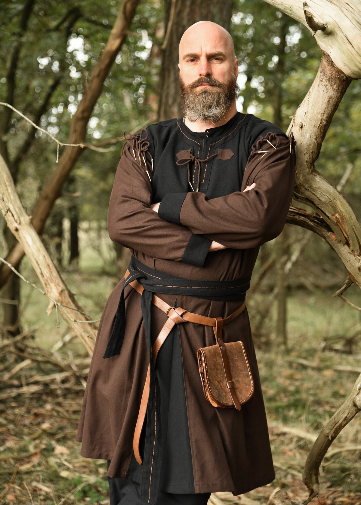 Medieval tunic Skjoldehamm, brown-black