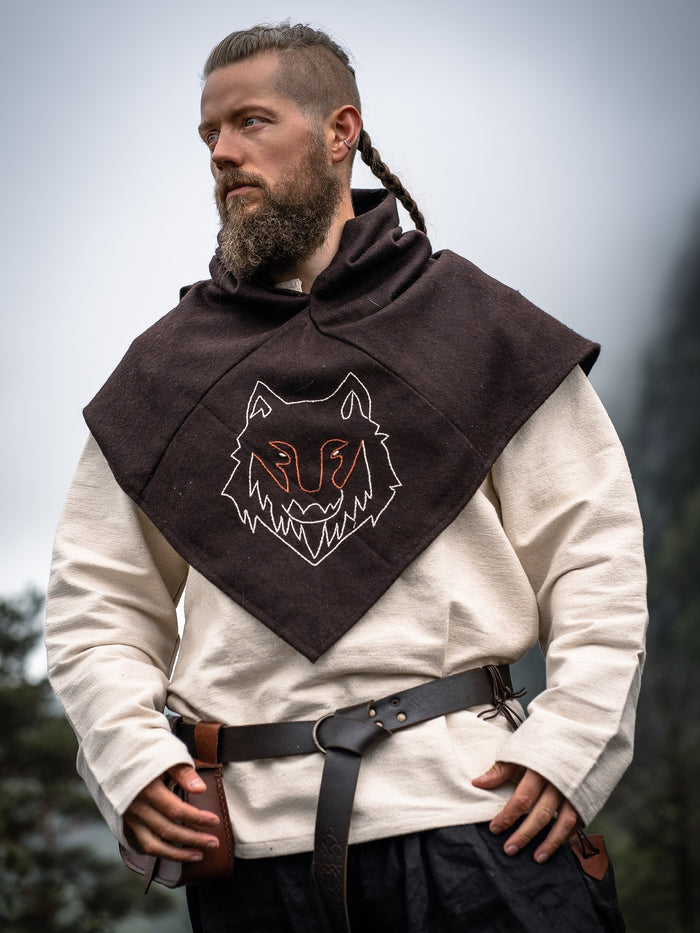 Skjoldehamm hood Halfdan with wolf, brown, wool mix