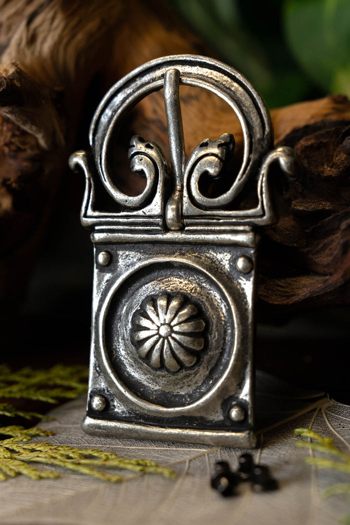 Roman buckle with plate, 1st century AD, silver-plated