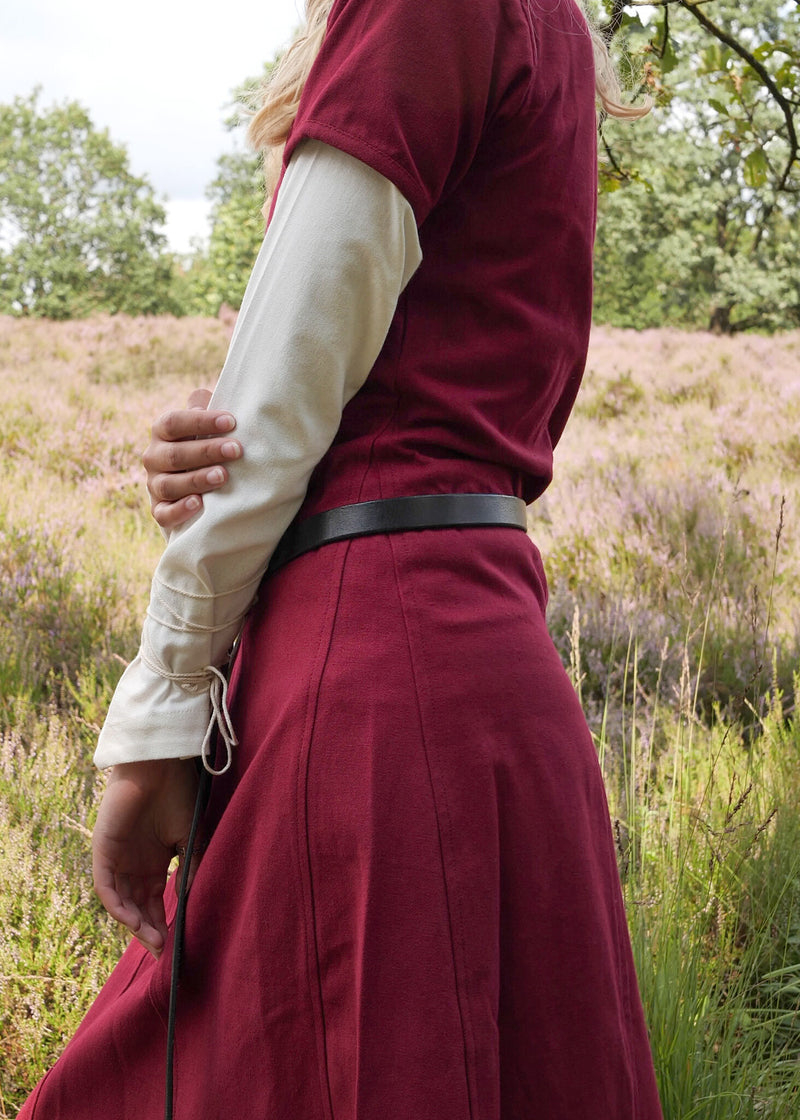 Cotehardie Odilia, bordeauxrood