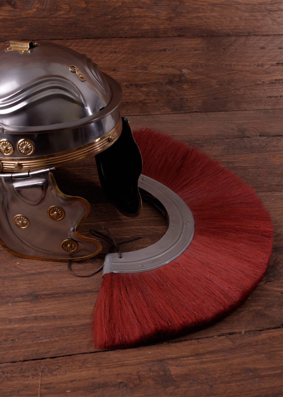 Roman helmet crest, red, metal base
