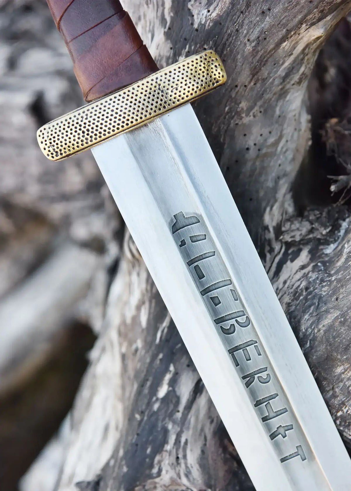 Rusvik Viking sword Petersen E1 Gnezdovo, semi-sharp