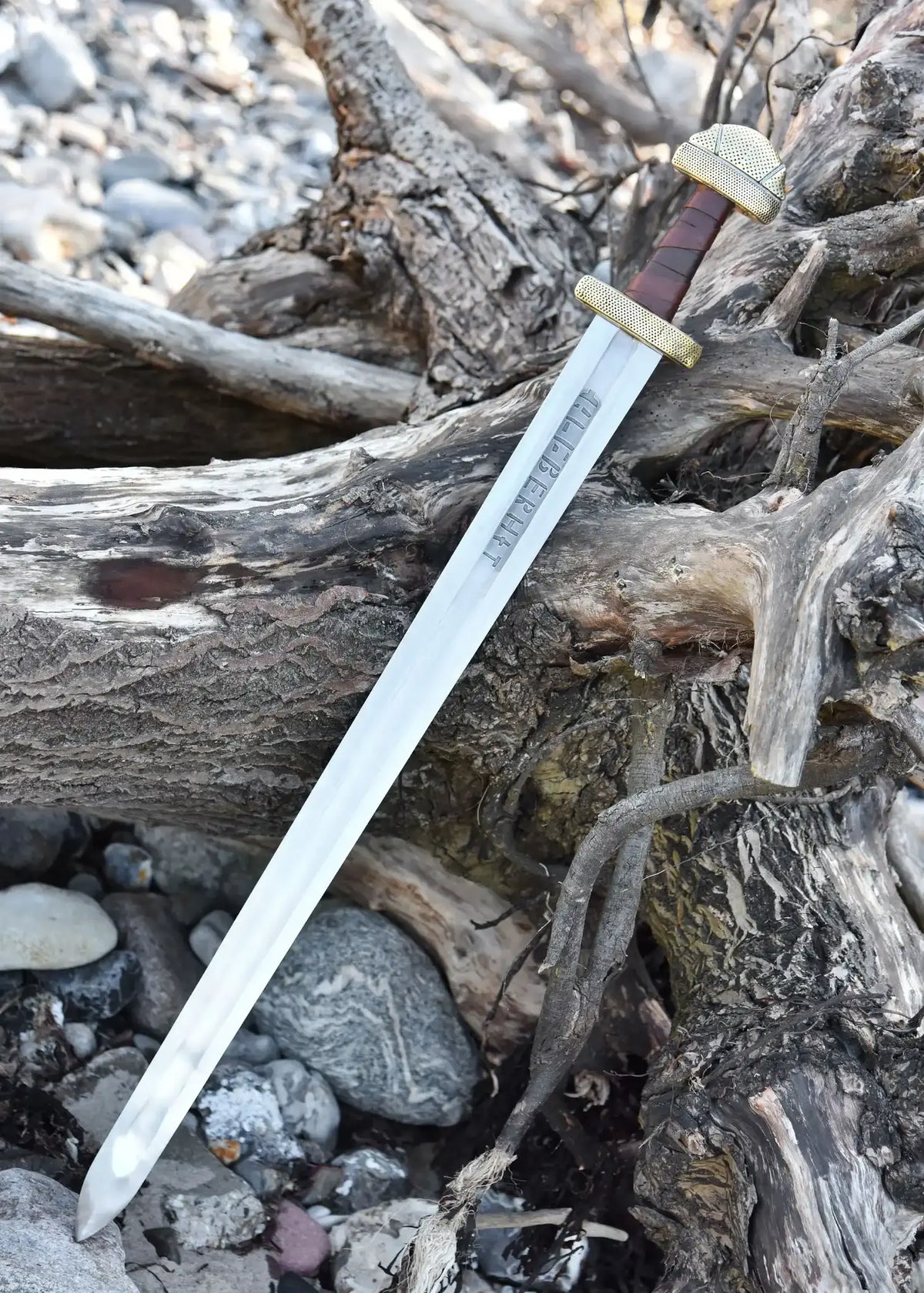 Rusvik Viking sword Petersen E1 Gnezdovo, semi-sharp