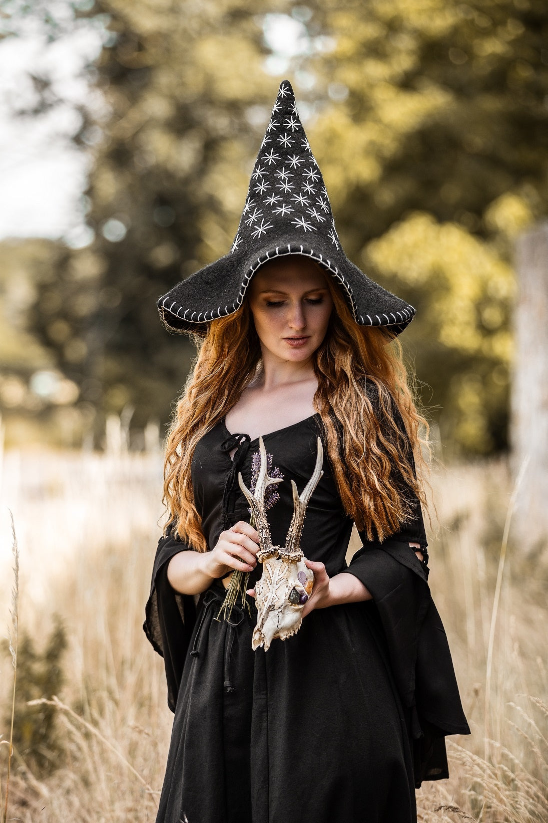 Witch hat with stars, black, wool