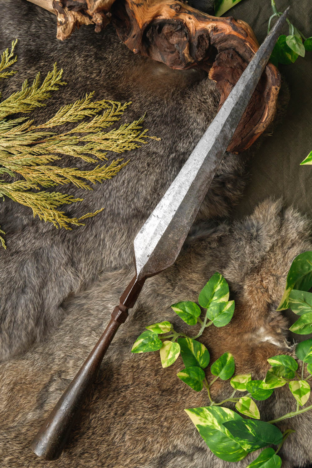 Light javelin spearhead, semi-sharp