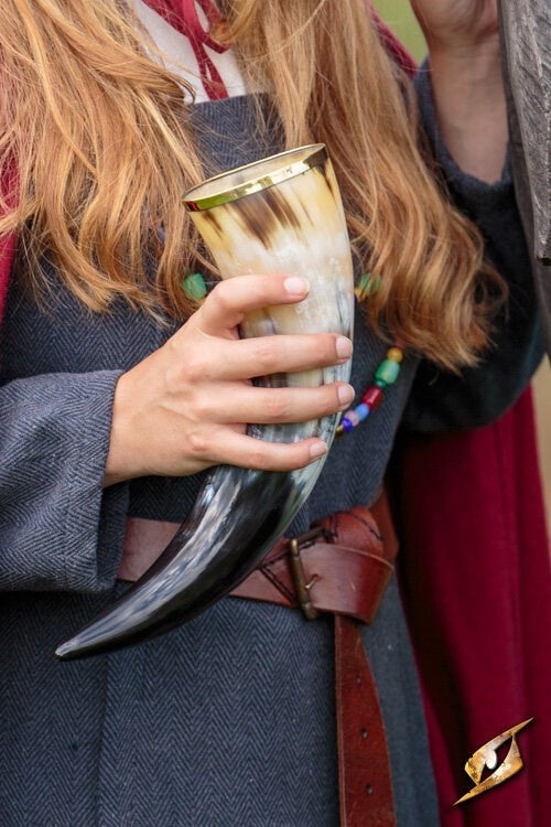 Drinking horn Alruna, light, 500-650 ml