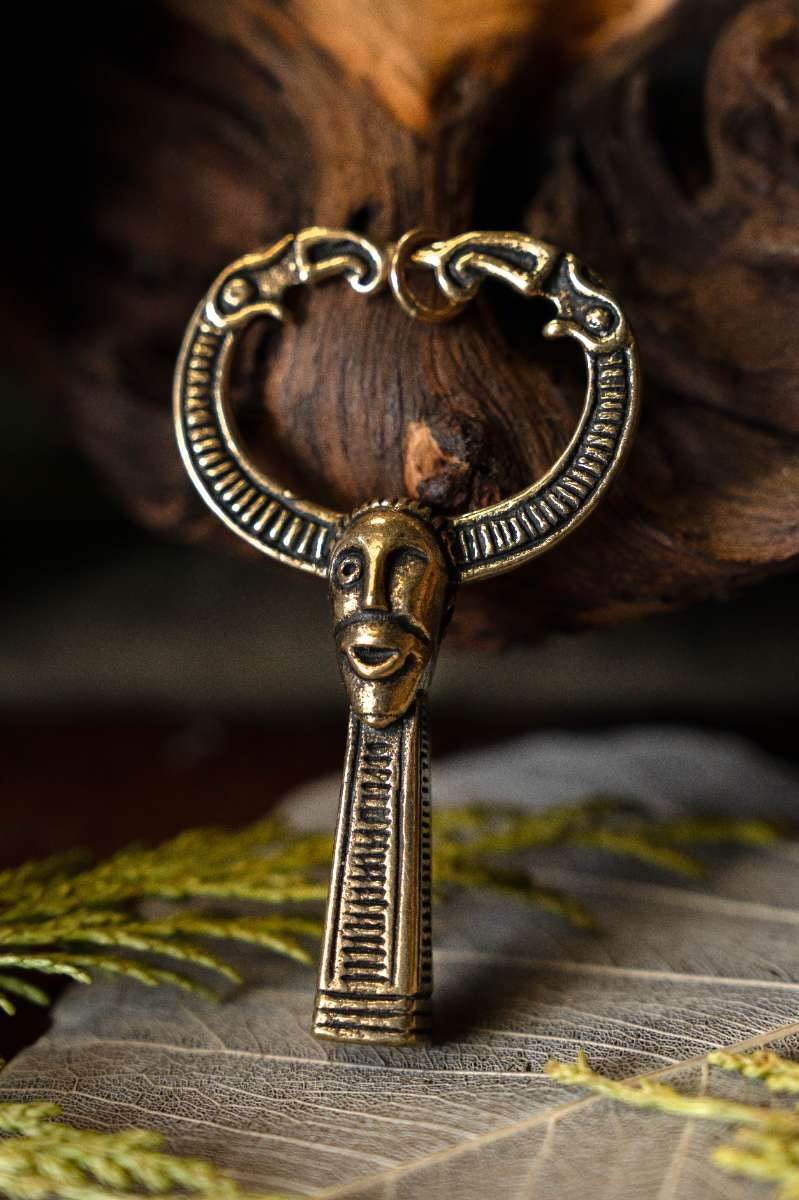 Vikingeamulet med hornet Odin, bronze