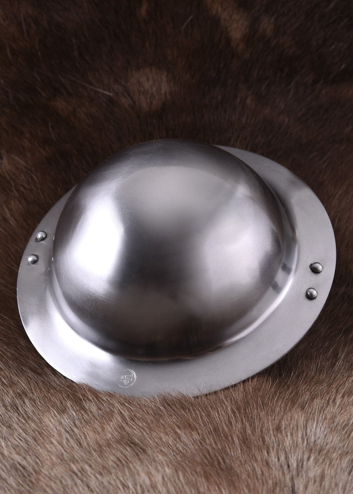 Fist shield (buckler), type IA