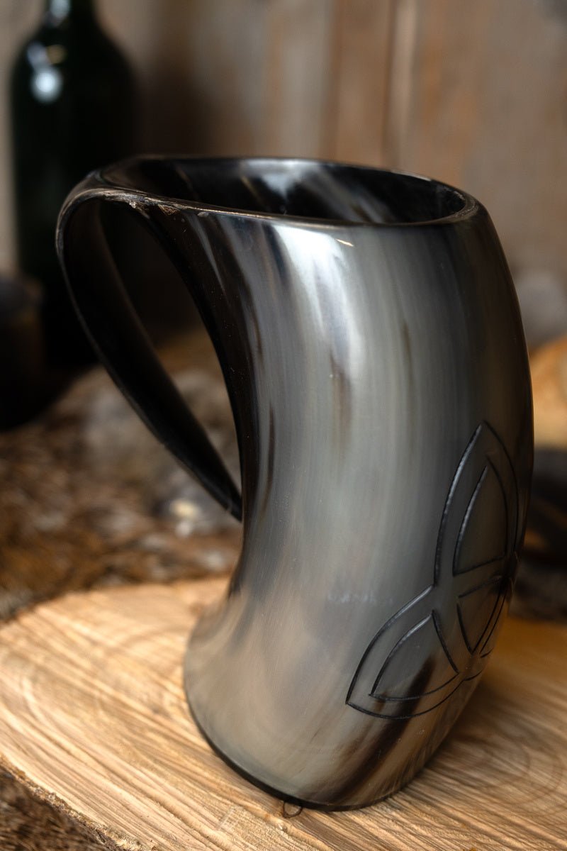 Horn mug with triquitra, 500-650 ml