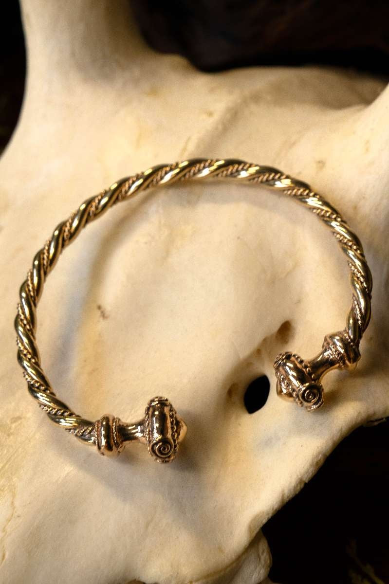 Celtic La Tene bracelet, bronze