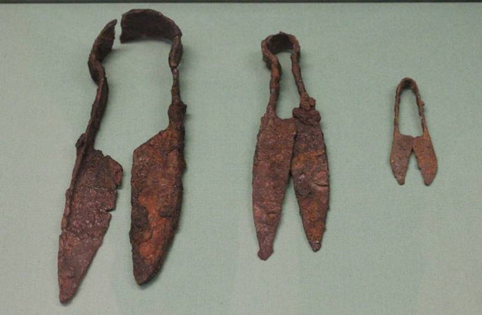 Medieval scissors, 13 cm