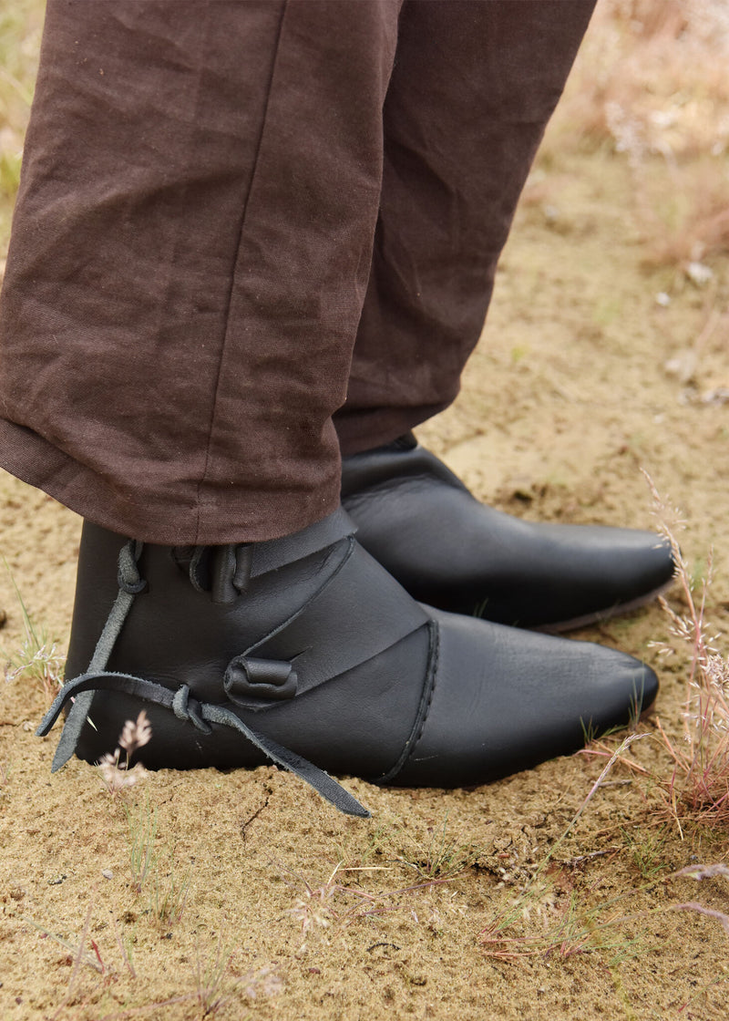 Vikingaskor Jorvik med nitar, svarta