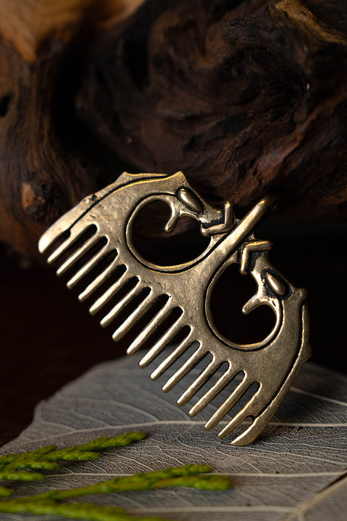 Viking comb, Ringerike style, bronze