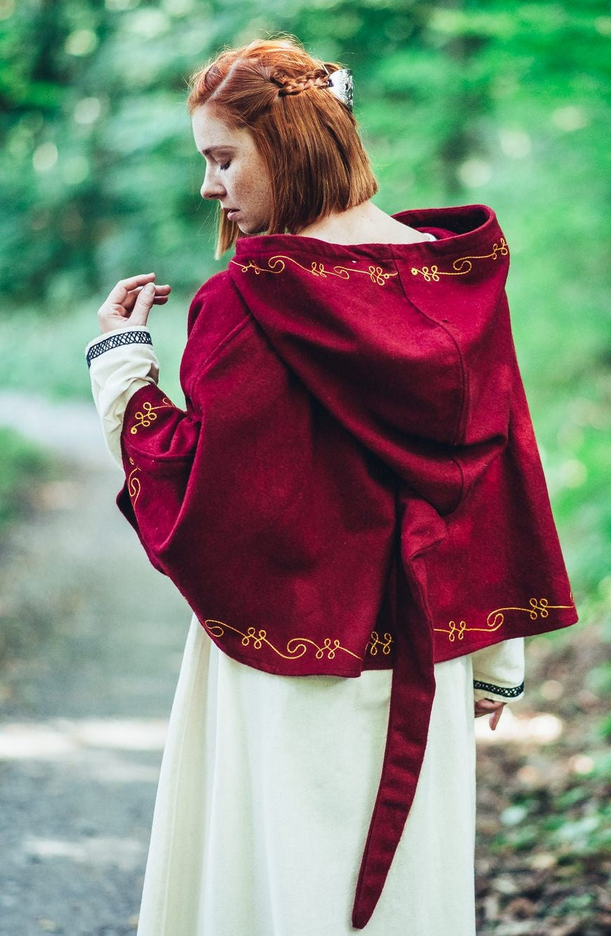 Chaperon Runa, red, wool blend