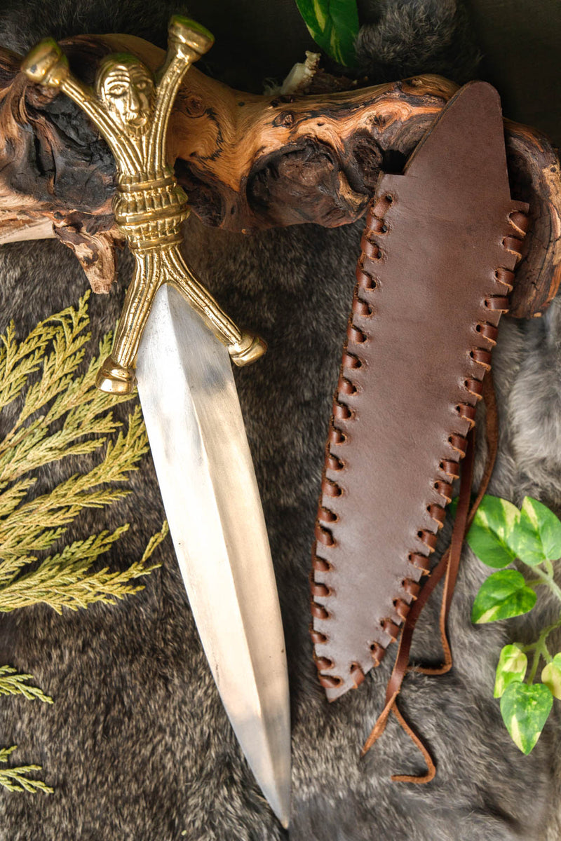 Keltisk antropomorf dolk, halvvass