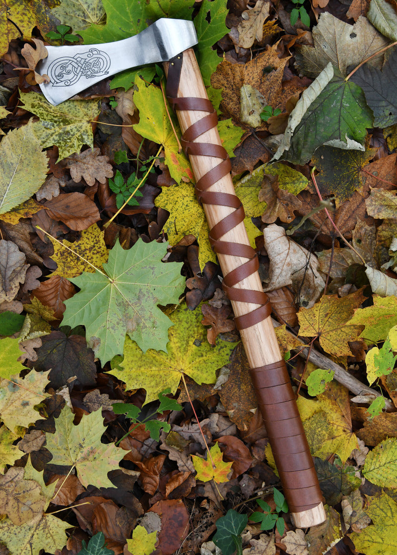 Ascia vichinga, tipo A, incisa, semi-affilata