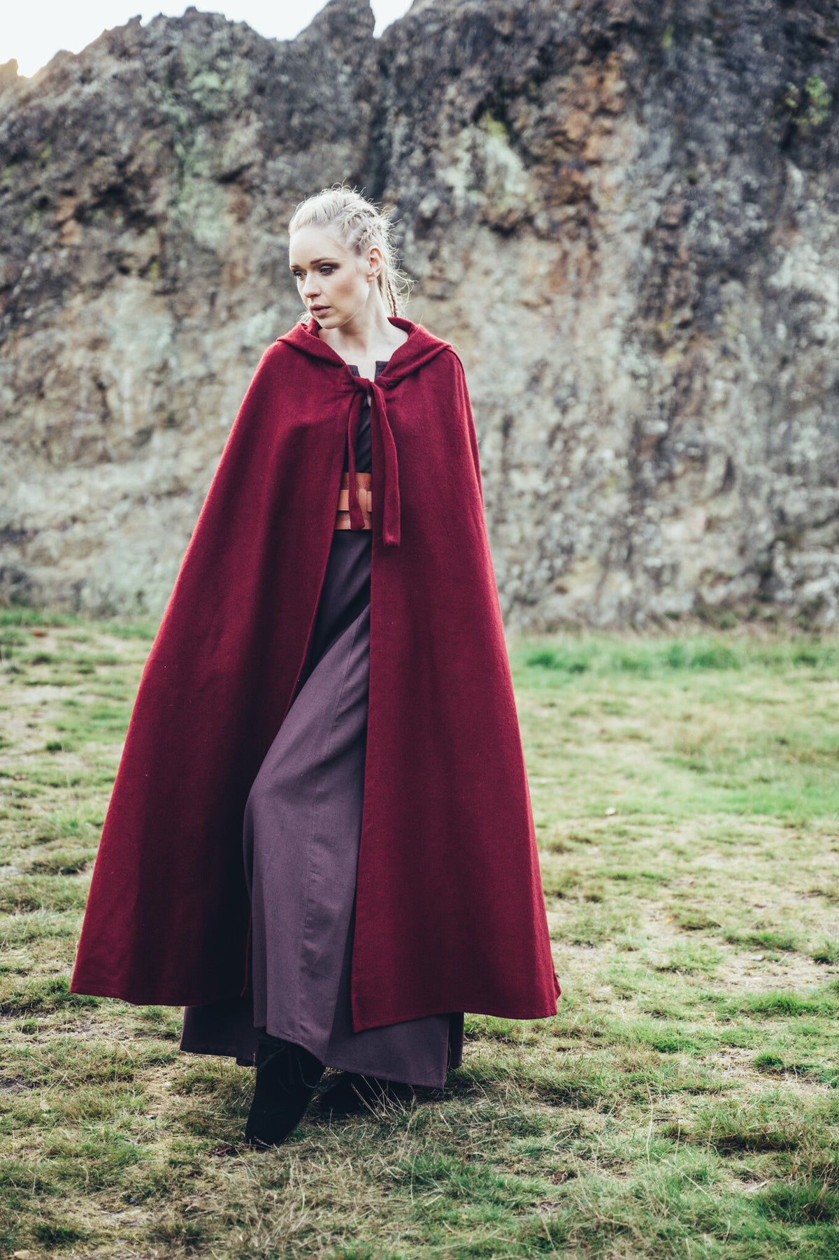 Medieval cloak Karen red, wool mix