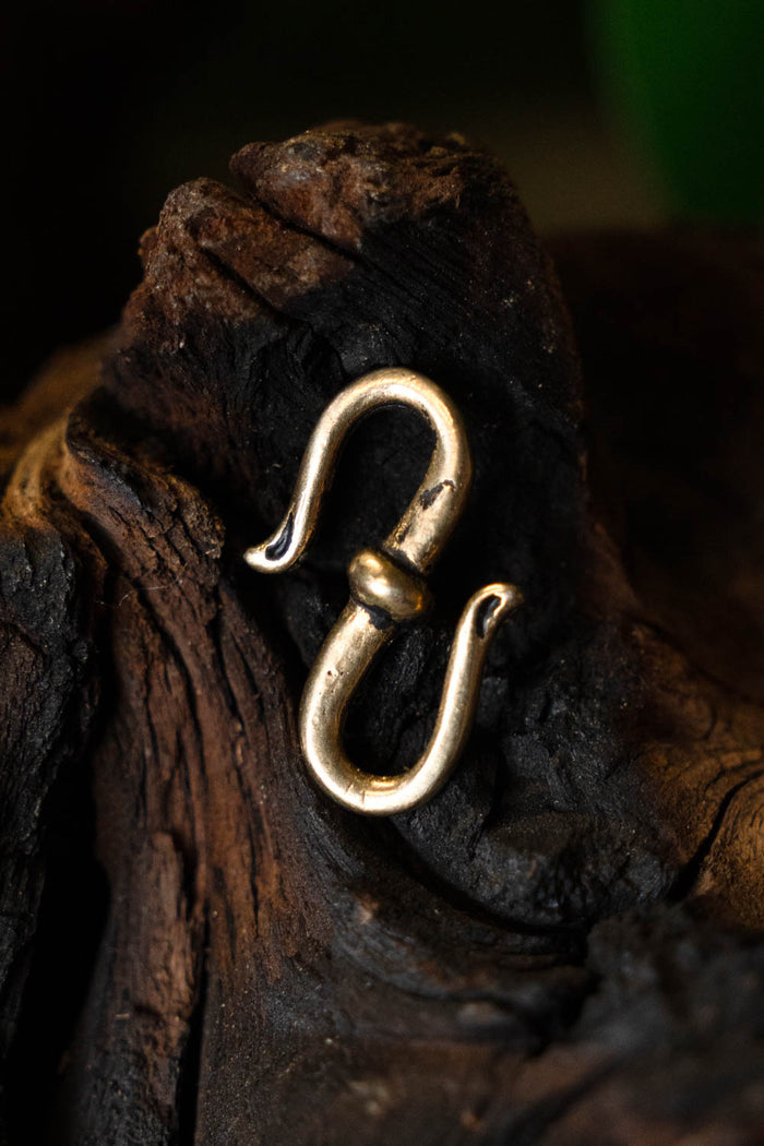 Jewellery hook, 2x1 cm, bronze