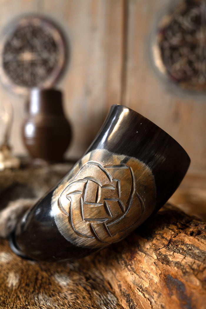 Celtic drinking horn with knot motif, 300-500 ml
