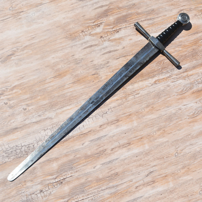 Medieval training sword old, blunt (battle-ready)