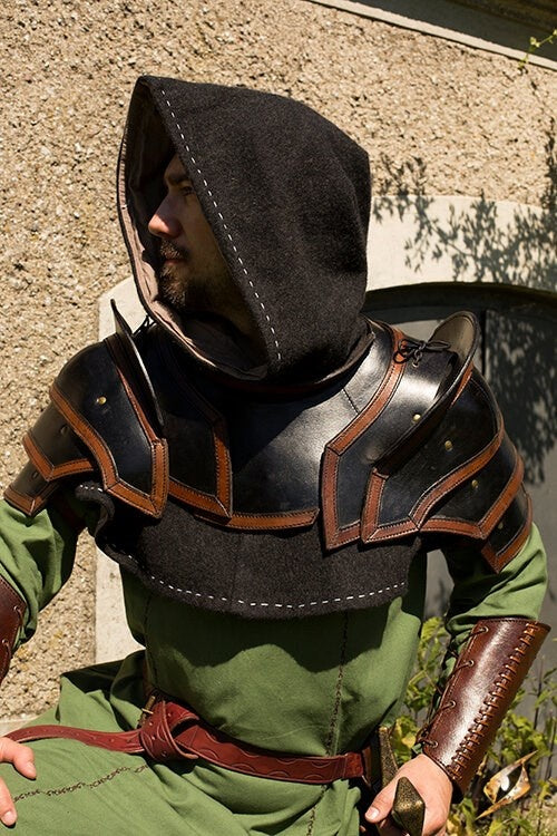 Leather pauldrons & gorget, brown-black