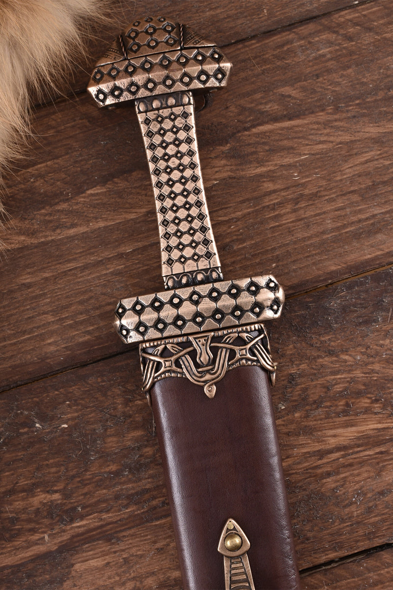 Spada vichinga tipo Petersen D, semi-affilata