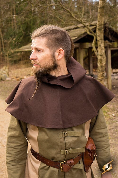 Medieval chaperon Walt, brown