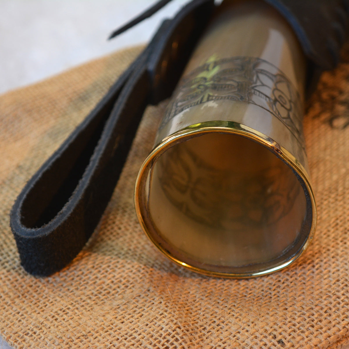Drinking horn Freya with leather holder, 300-500 ml