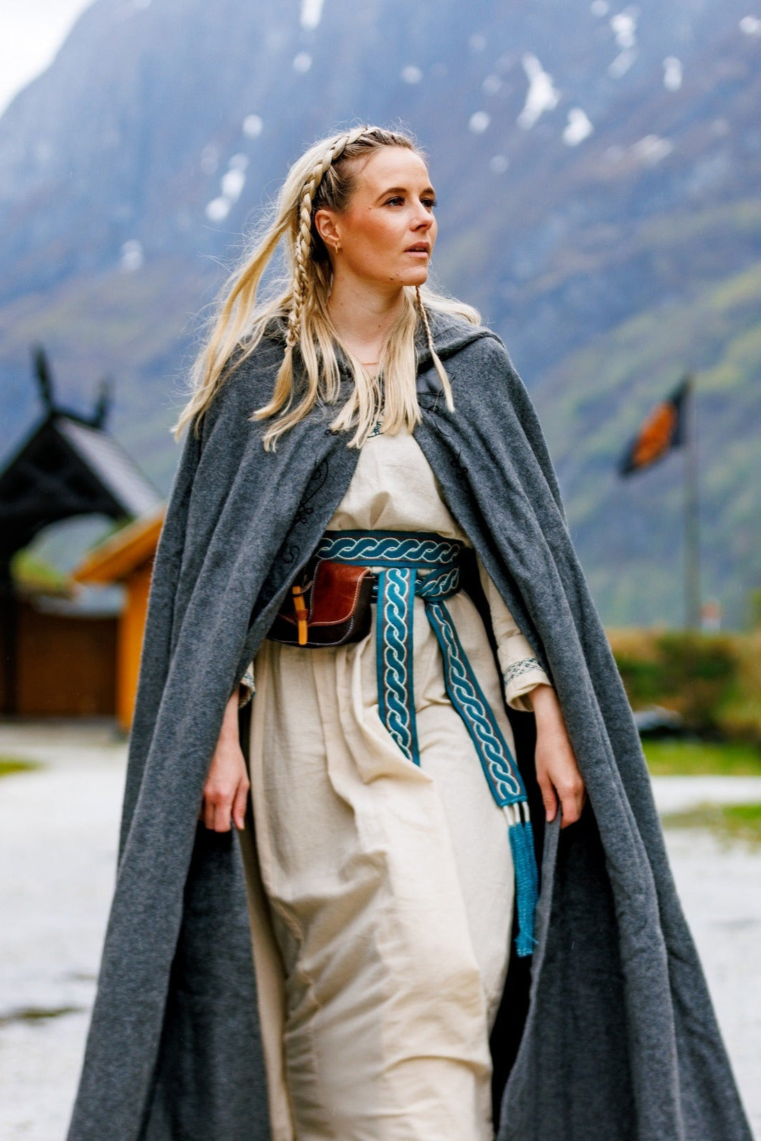 Embroidered cloak Damia with fibula, grey, wool mix
