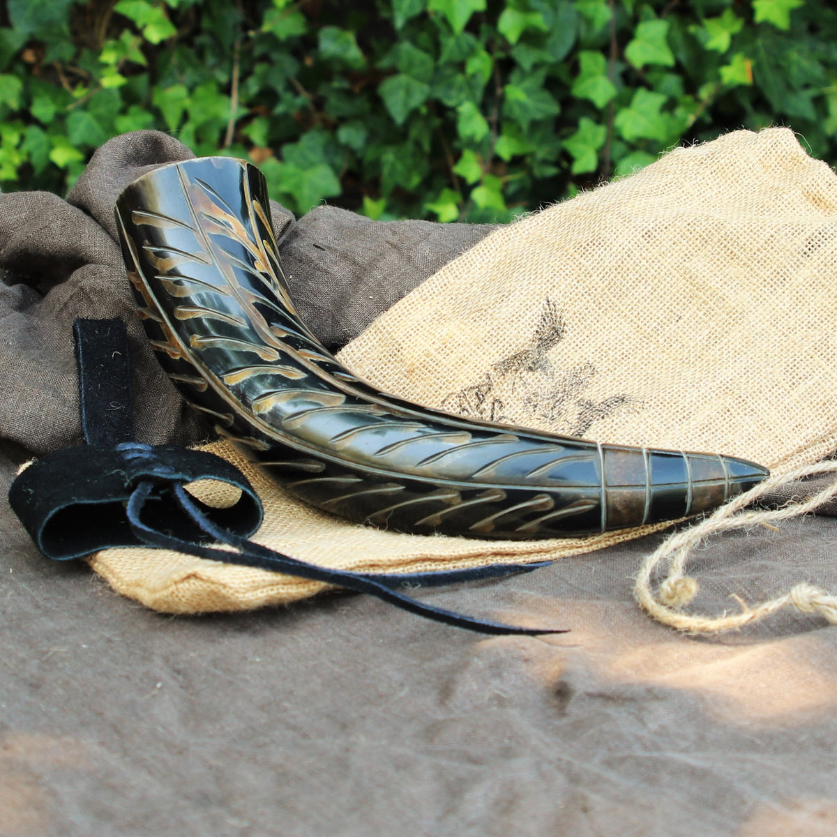 Drinking horn Gorm with leather holder, 300-500 ml