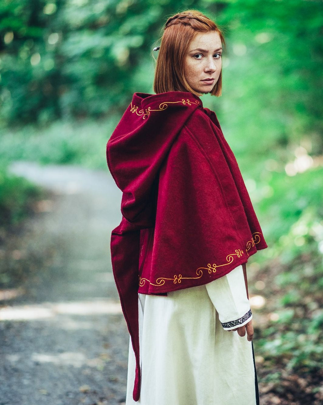 Chaperon Runa, red, wool blend