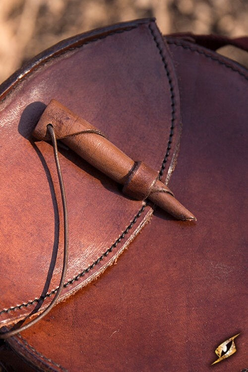 Round leather bag, brown