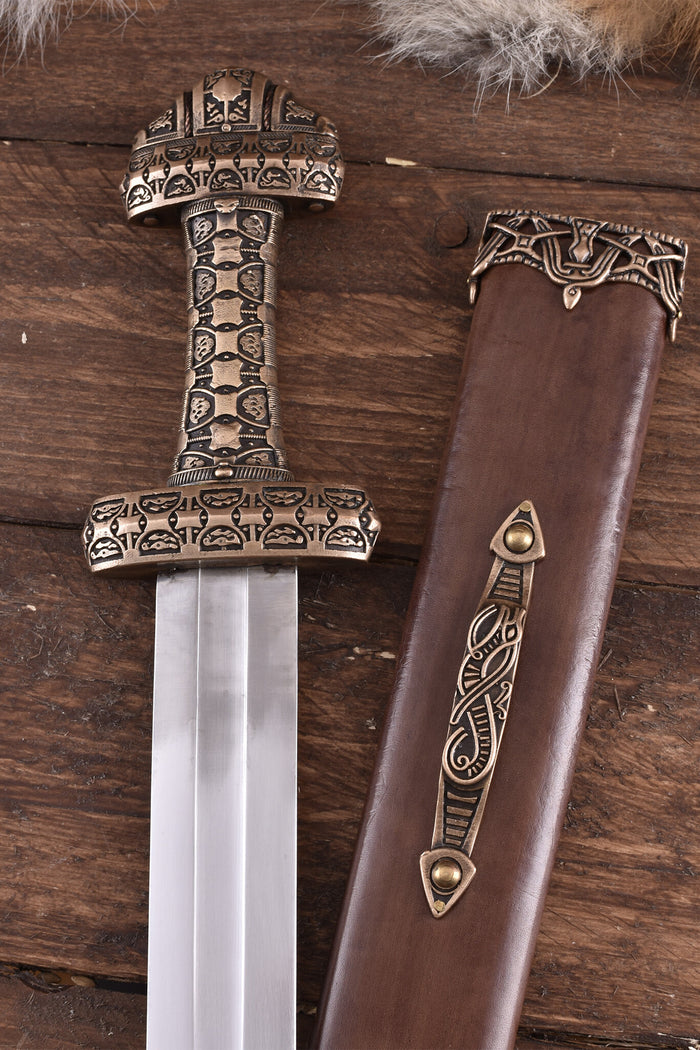 Viking sword island Eigg, Petersen type D, semi-sharp