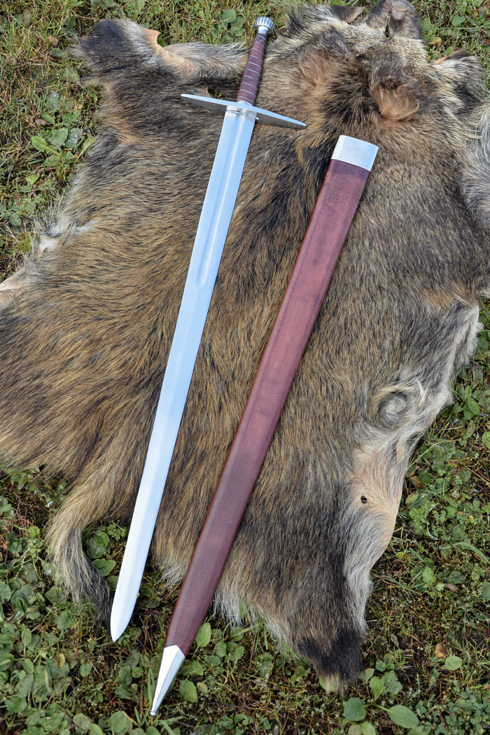 Hand-and-a-half sword Oakeshott type XIIIa, semi-sharp