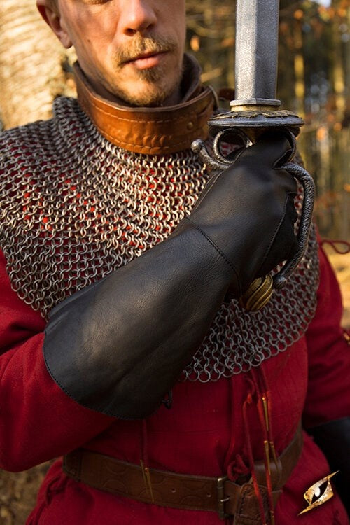 Leather medieval gloves, black
