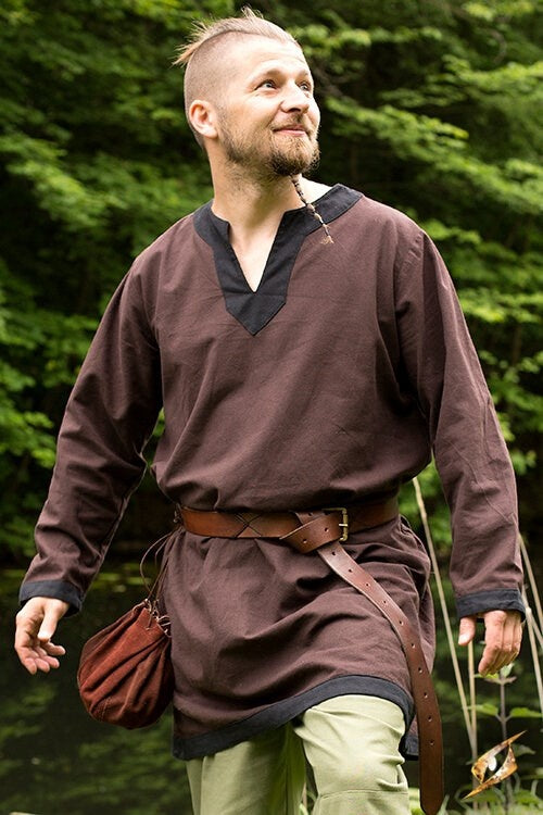 Frankish tunic with long sleeves brown