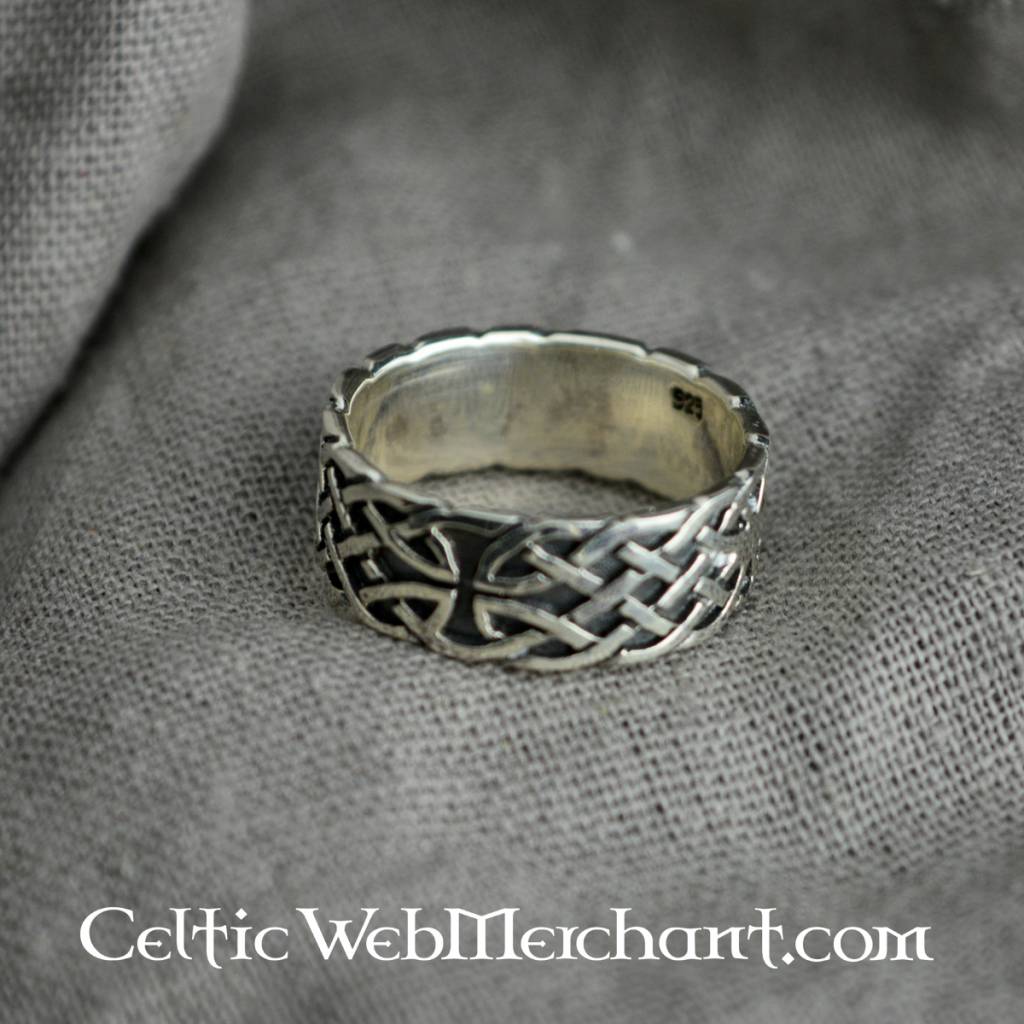 Celtic ring with knot motive, sterling silver