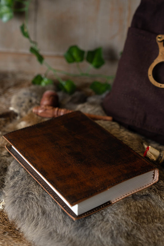 Leather book Celtic boar Knochnagael