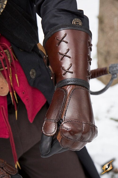 Leather gauntlet, Right hand