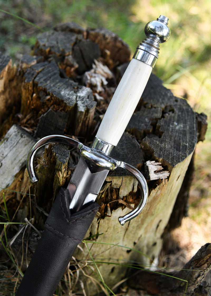 Main gauche z rękojeścią z kości, półostry