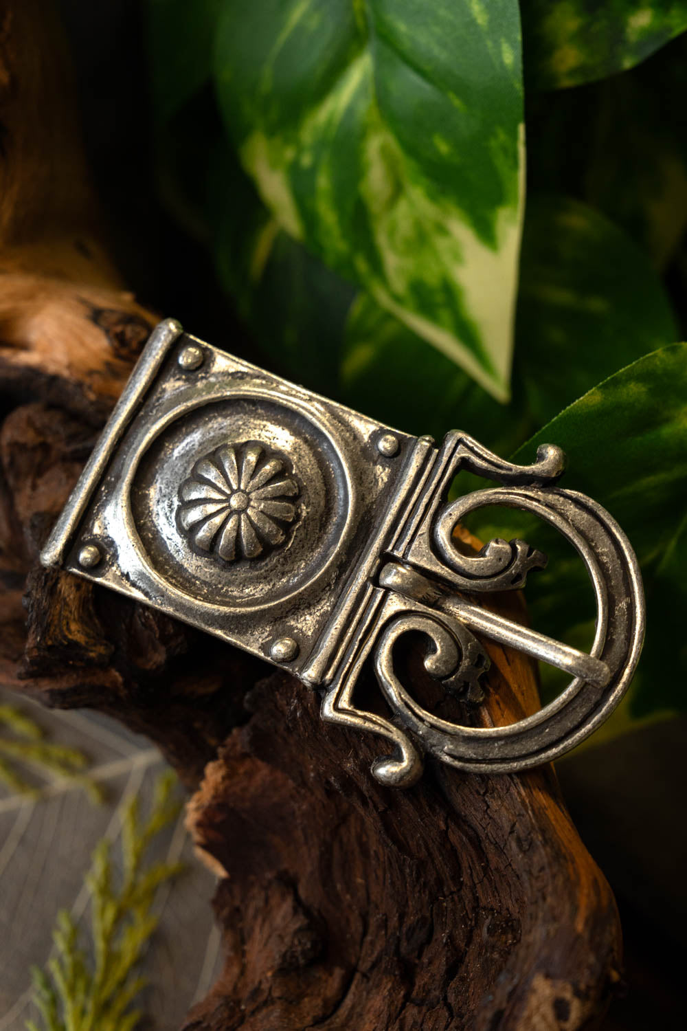 Roman buckle with plate, 1st century AD, silver-plated