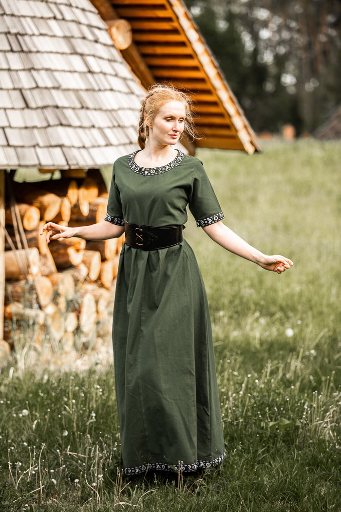 Medieval dress Ennlin, green