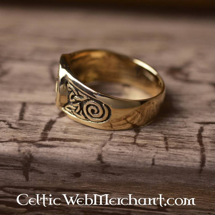 Celtic ring trisquelion, bronze