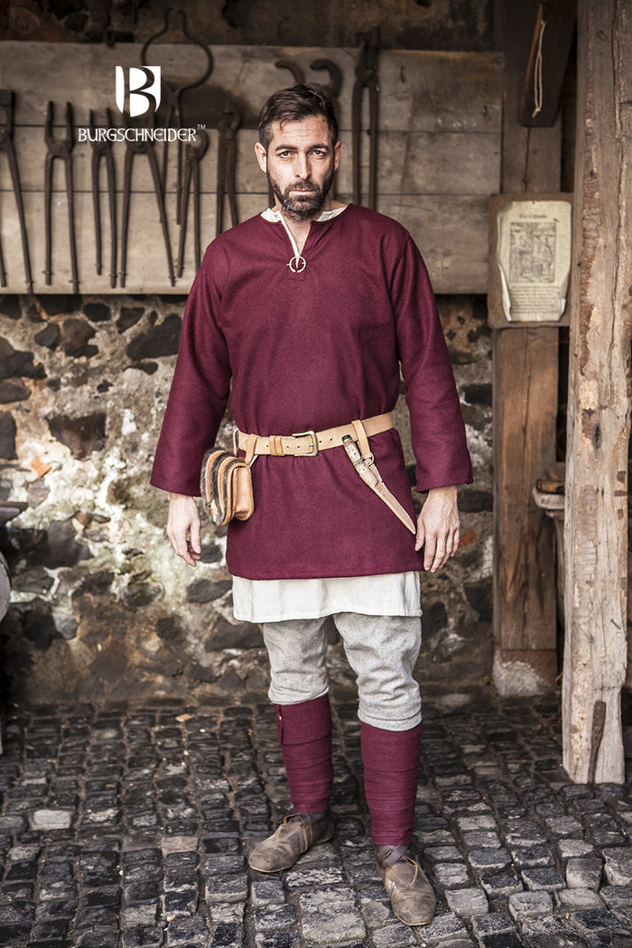 Viking tunic Lodin, red, wool blend