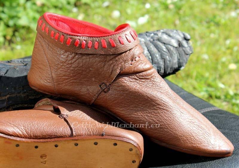 Decorated ankle boots, brown