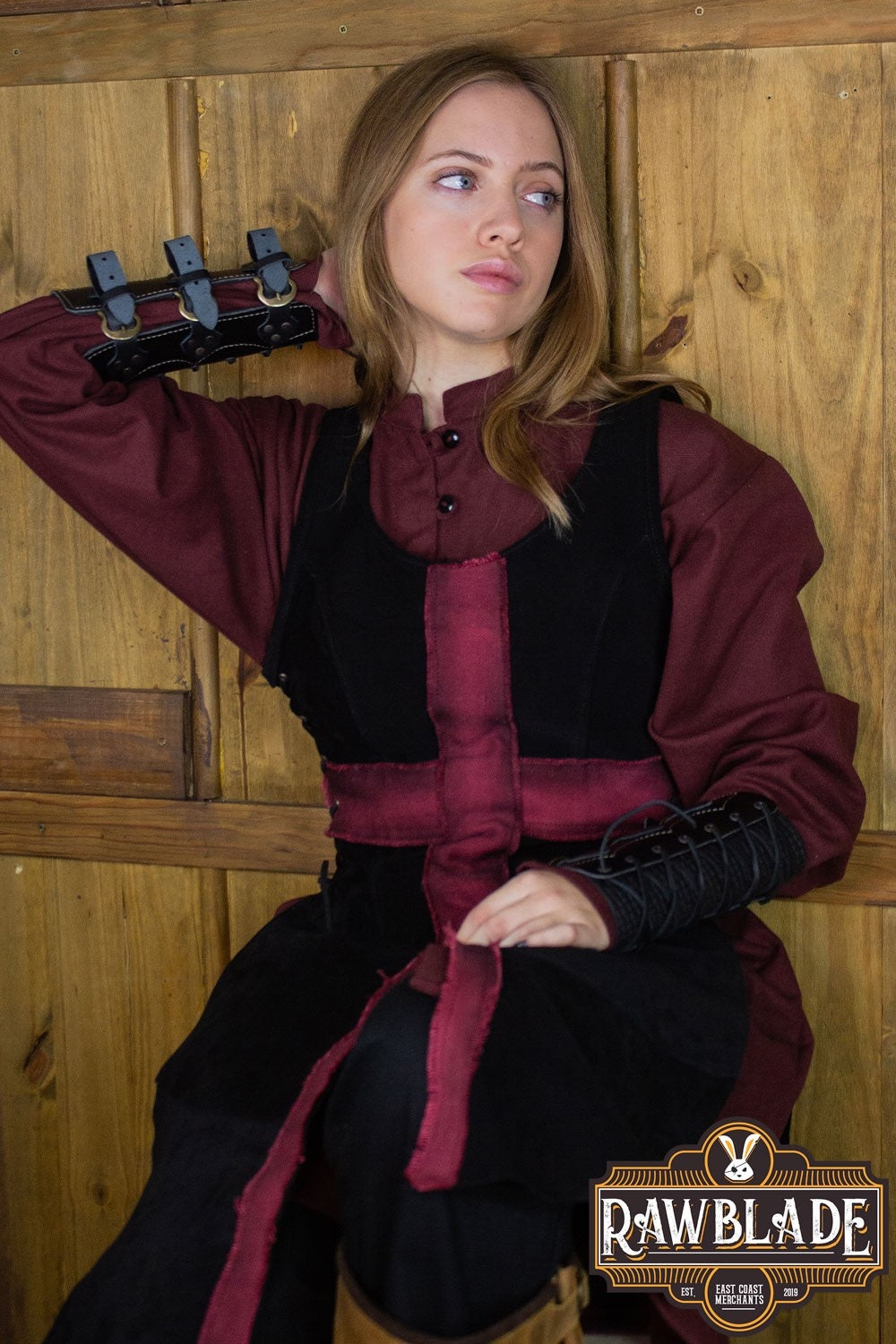 Cross knight tabard, woman - black/red