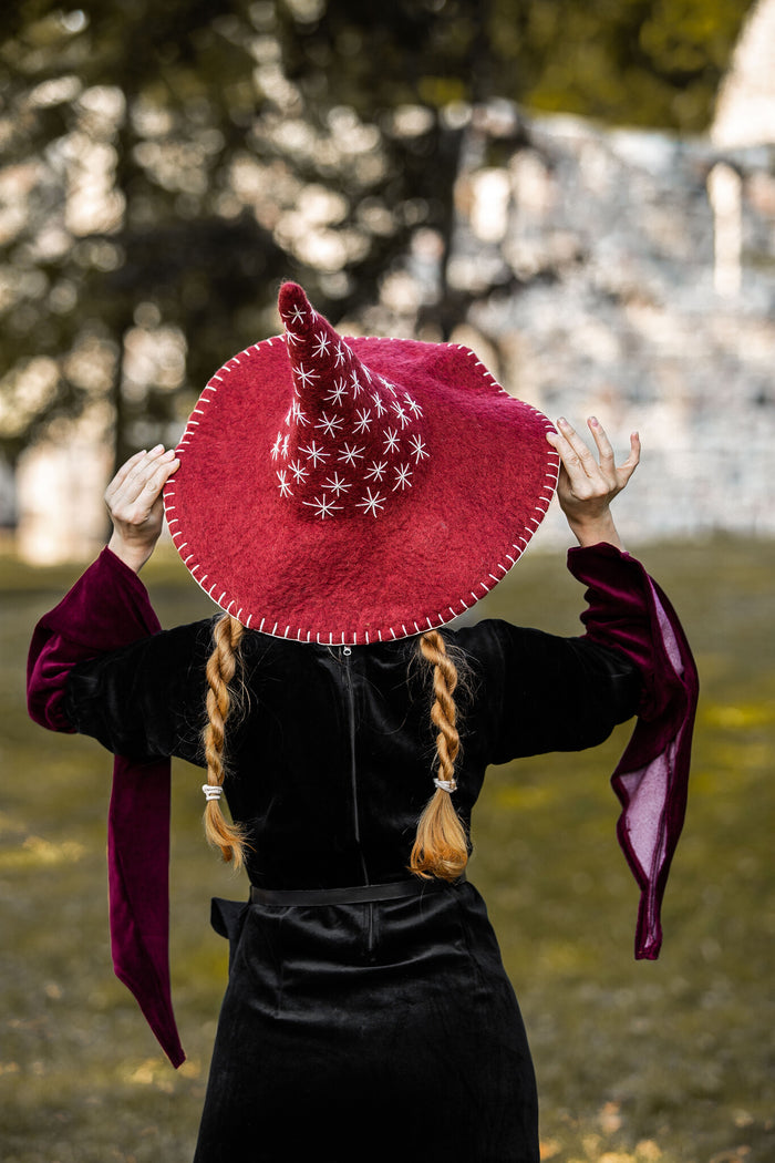 Witch hat with stars, red, wool felt