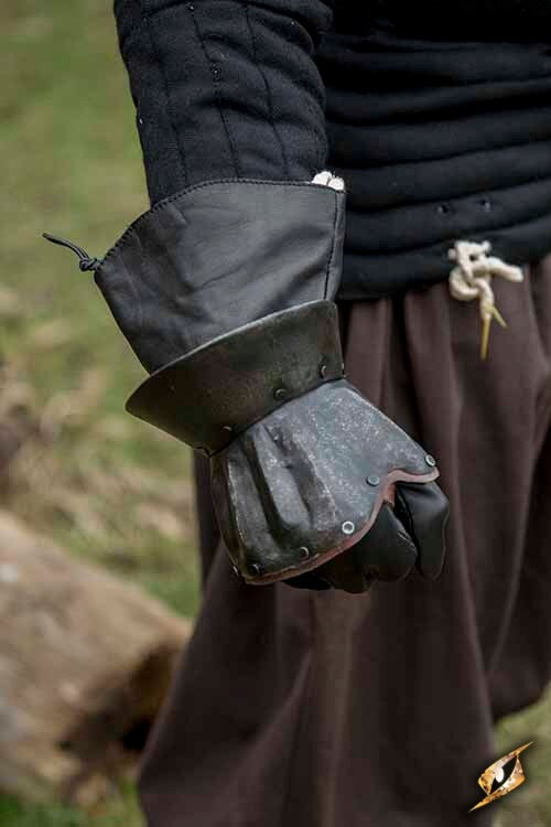 Half gauntlets, demi-gaunts, patinated, 1 mm
