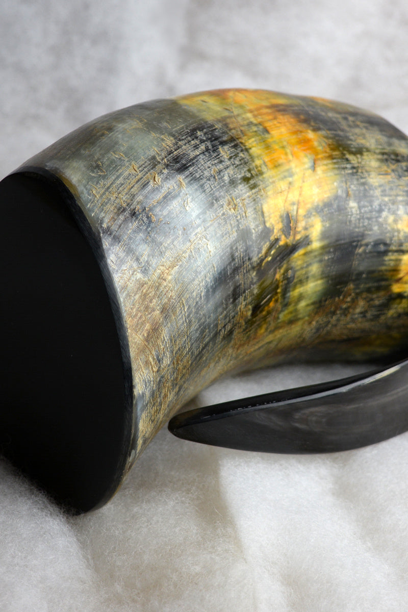 Großer Hornbecher Dimmuborgir, 650–1000 ml