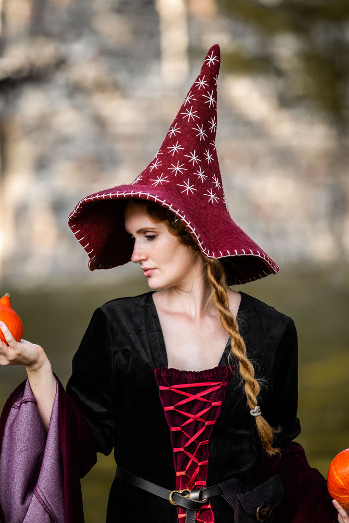 Witch hat with stars, red, wool felt